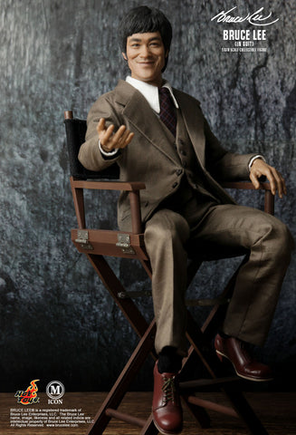 HOT TOYS-BRUCE LEE  IN SUIT 1/6 TH SCALE COLLECTIBLE FIGURE